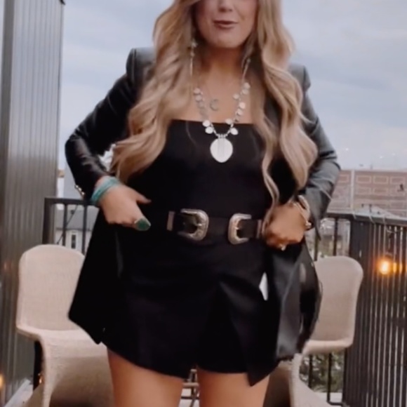 Pink lily BETTER OFF WITH ME BLACK ROMPER - Picture 4 of 8